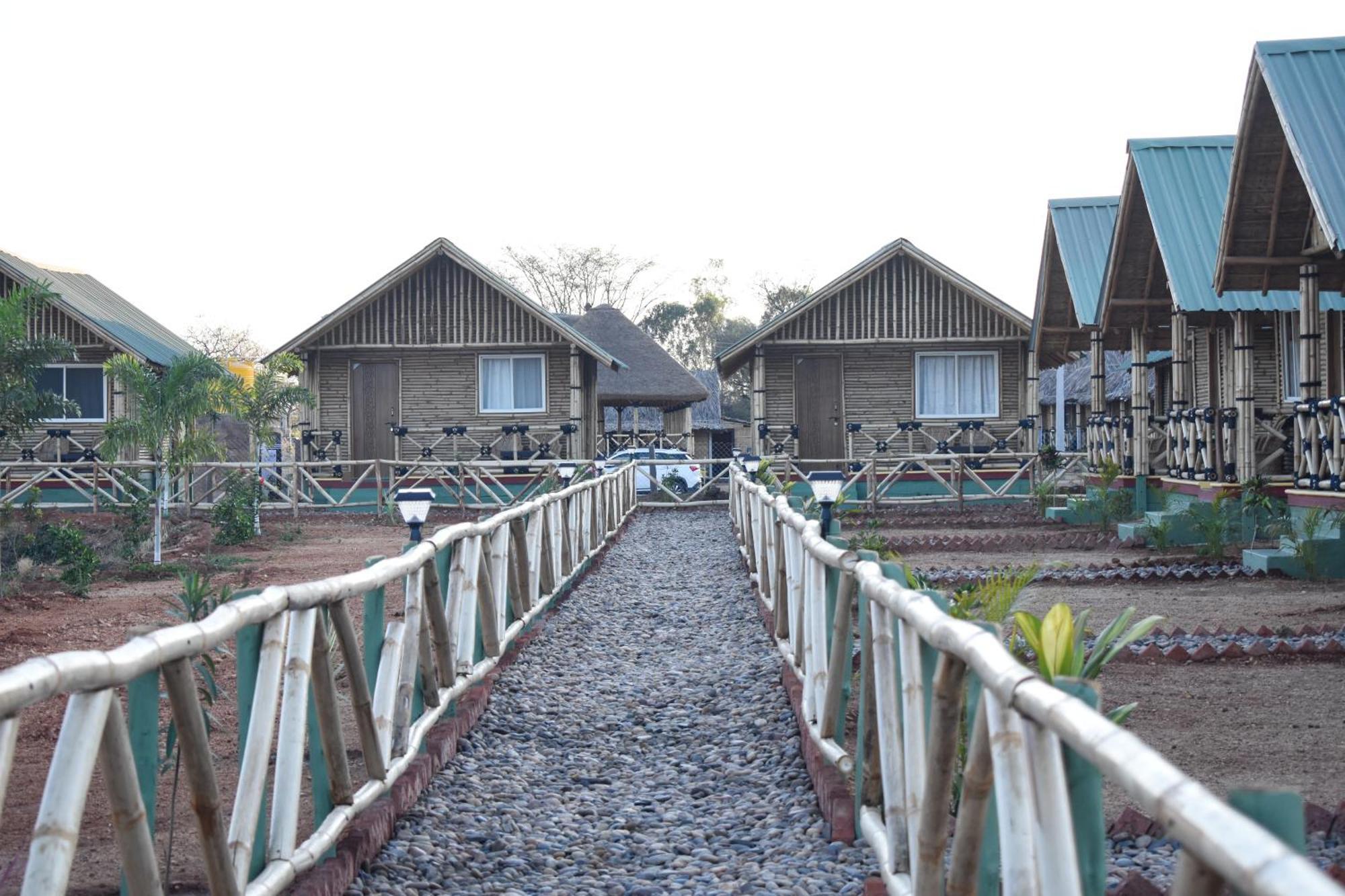Mowgli'S Cafe Hampi & Guest House מראה חיצוני תמונה