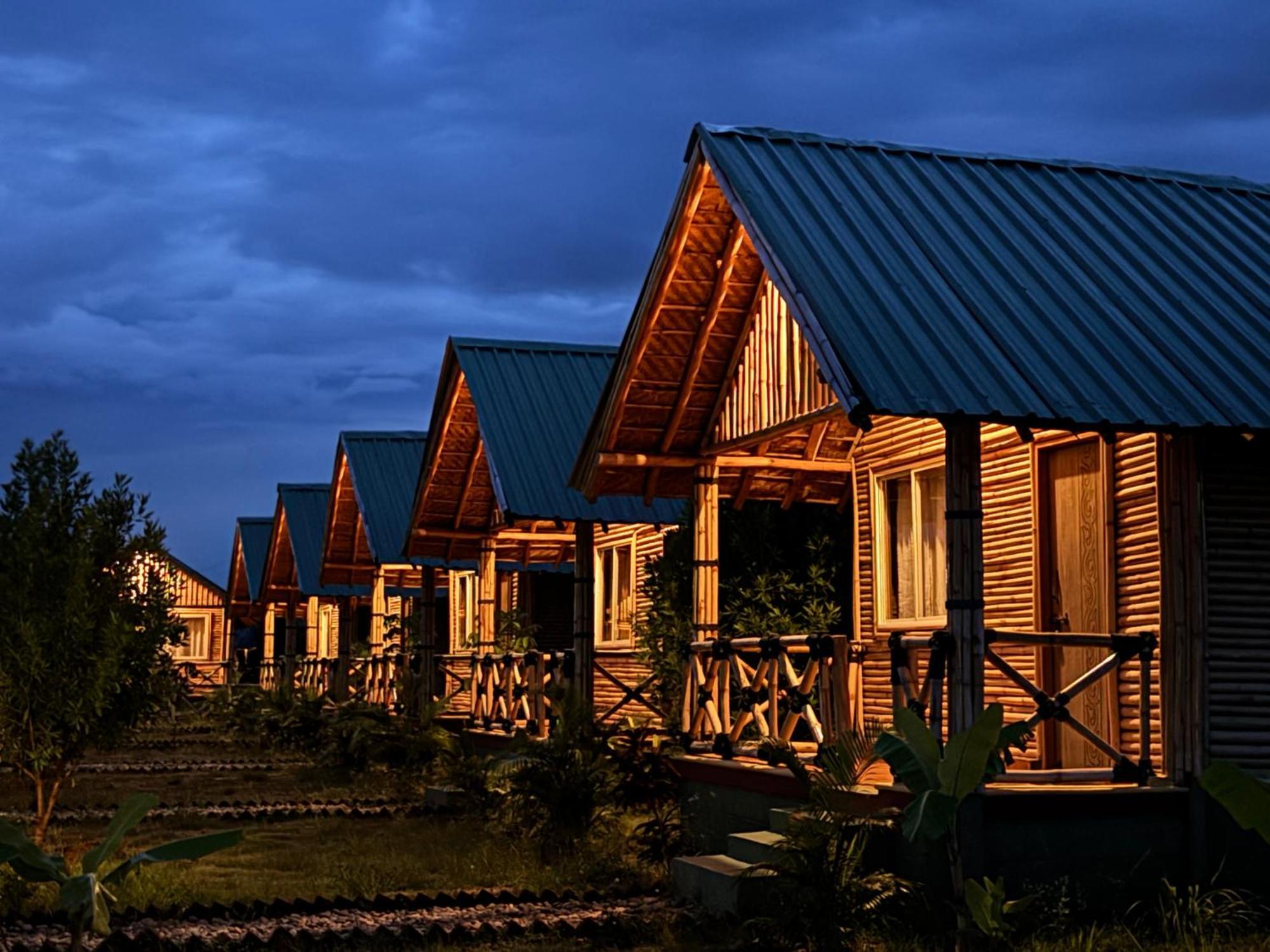 Mowgli'S Cafe Hampi & Guest House מראה חיצוני תמונה