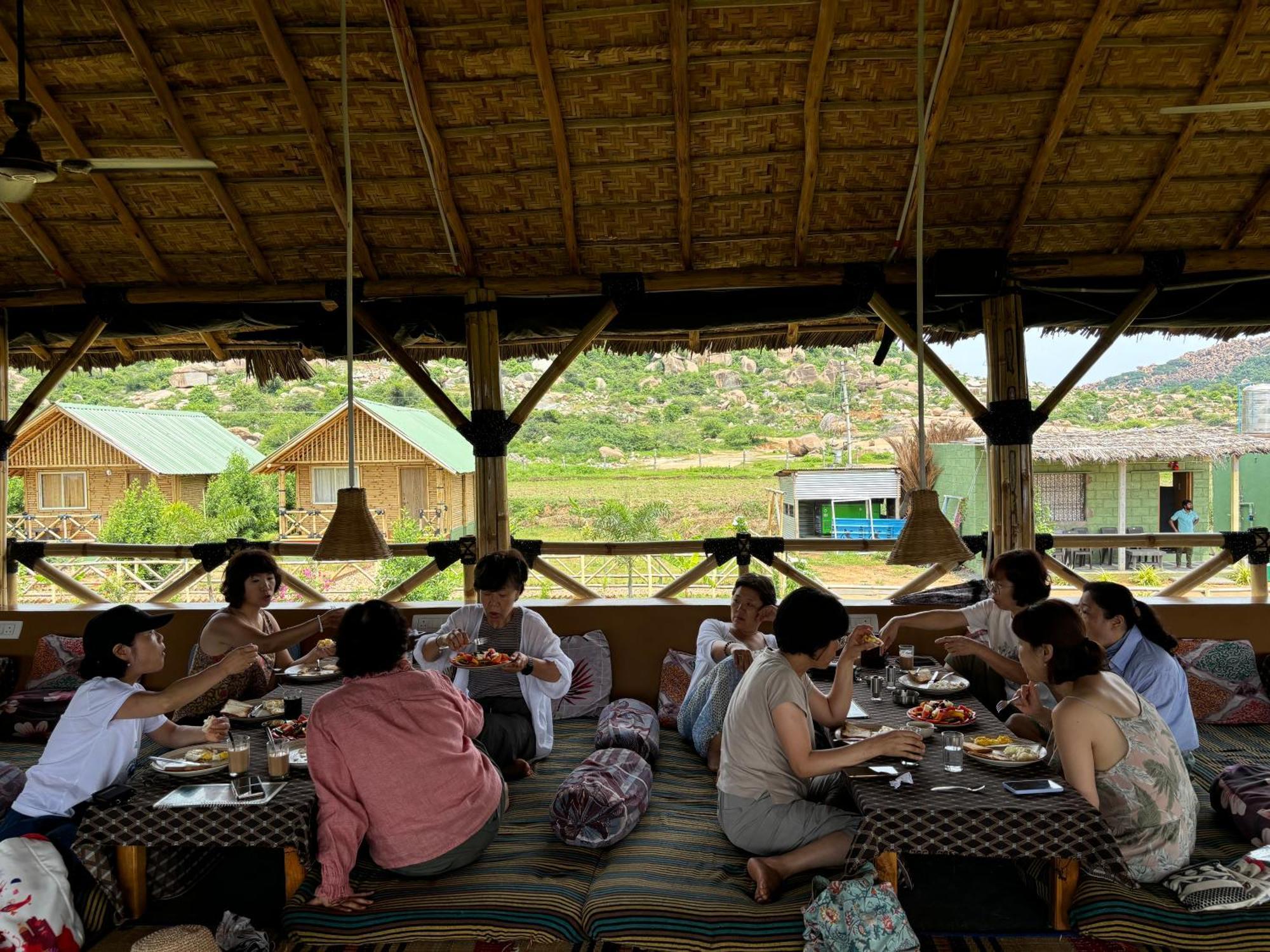 Mowgli'S Cafe Hampi & Guest House מראה חיצוני תמונה