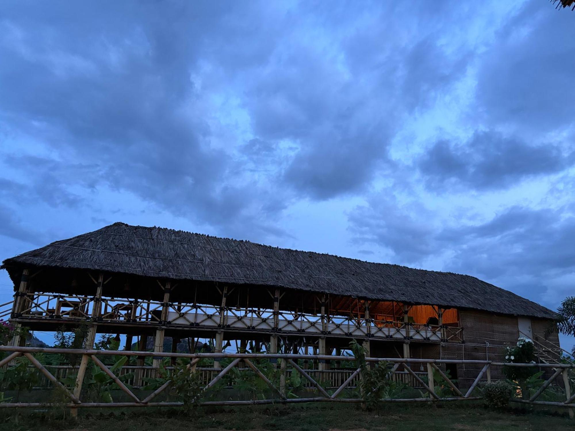 Mowgli'S Cafe Hampi & Guest House מראה חיצוני תמונה