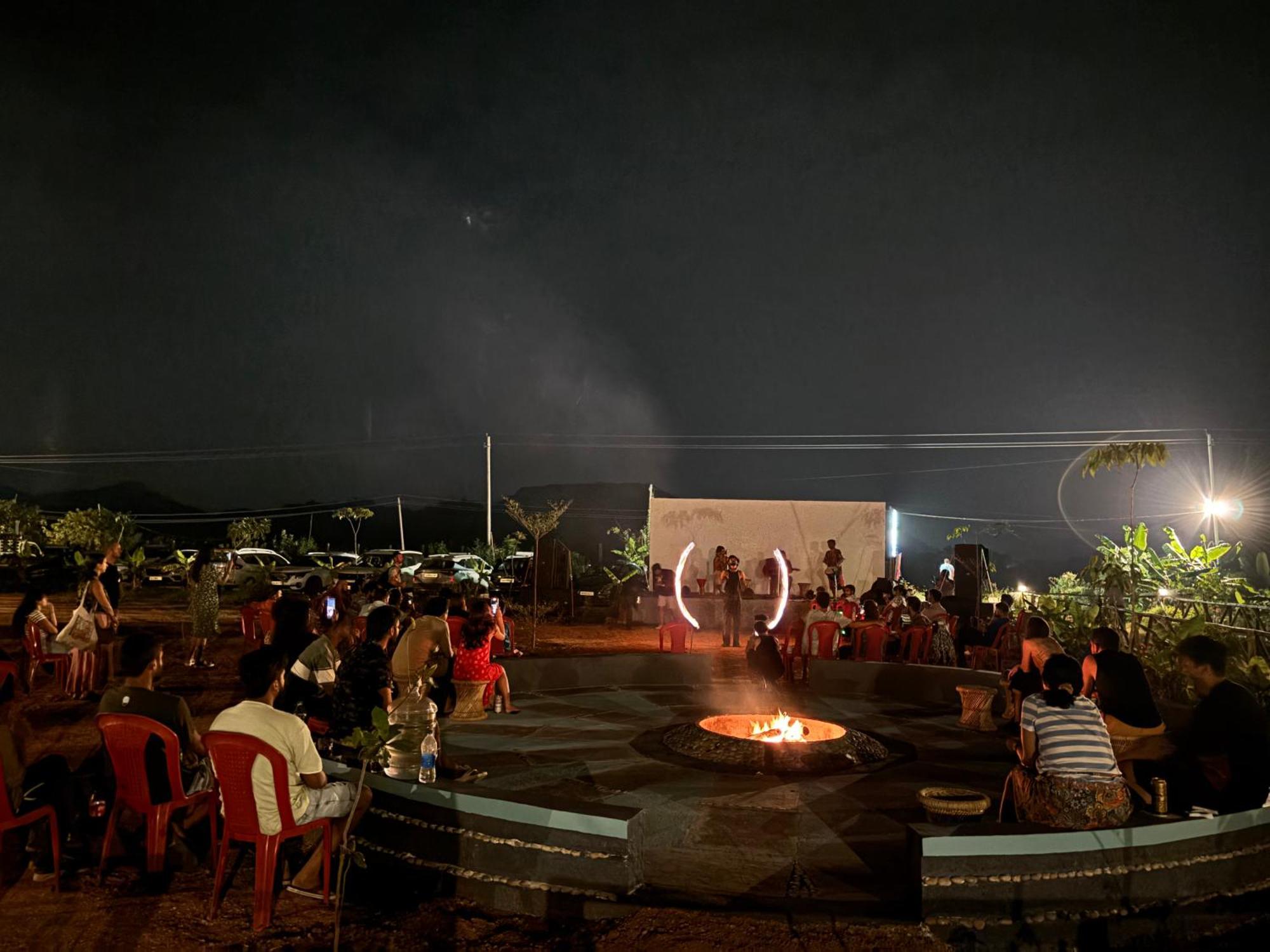 Mowgli'S Cafe Hampi & Guest House מראה חיצוני תמונה