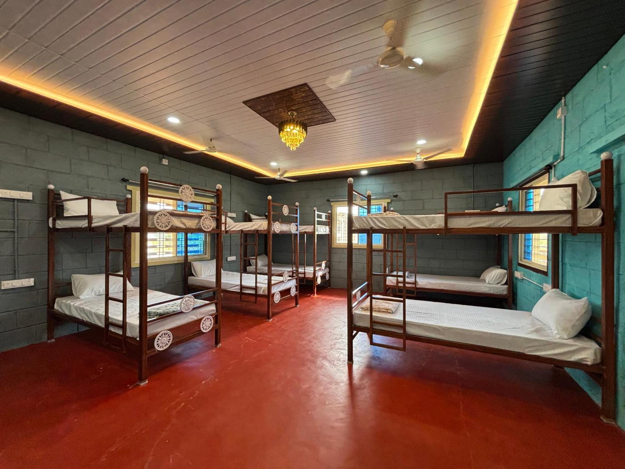 Mowgli'S Cafe Hampi & Guest House מראה חיצוני תמונה