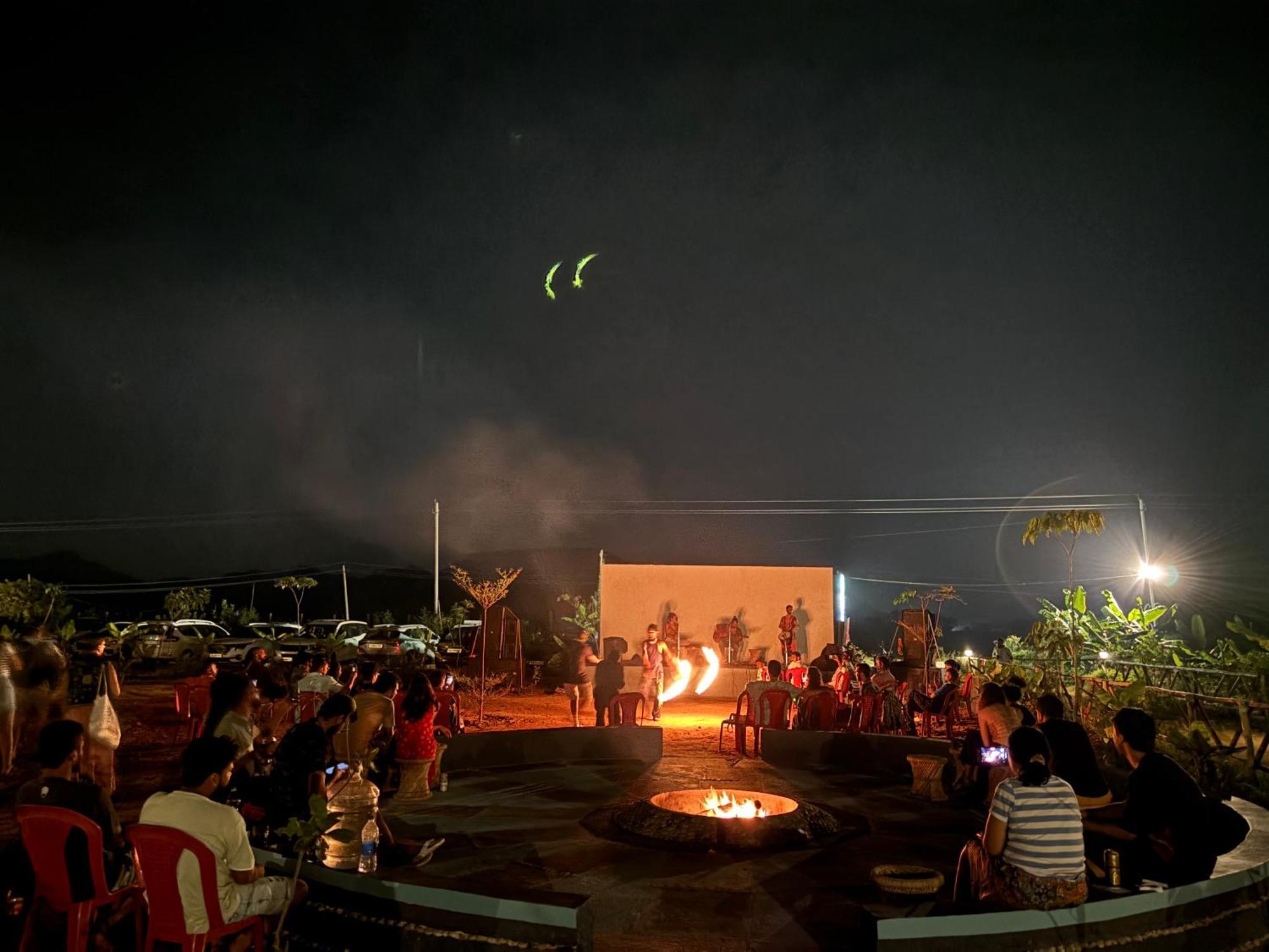 Mowgli'S Cafe Hampi & Guest House מראה חיצוני תמונה
