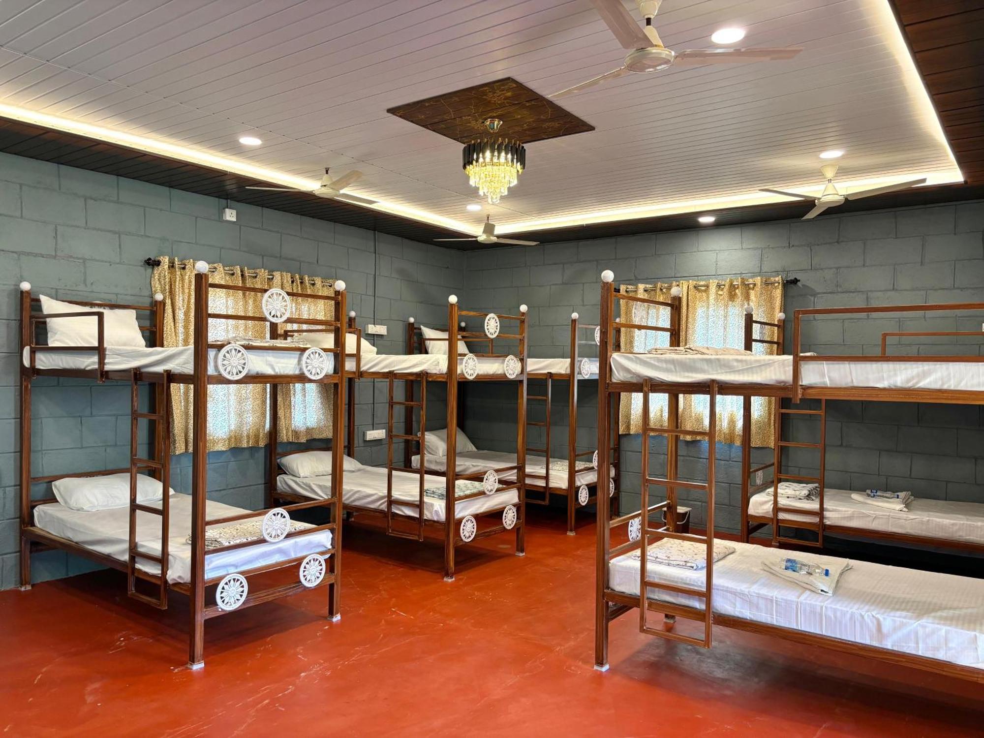 Mowgli'S Cafe Hampi & Guest House מראה חיצוני תמונה