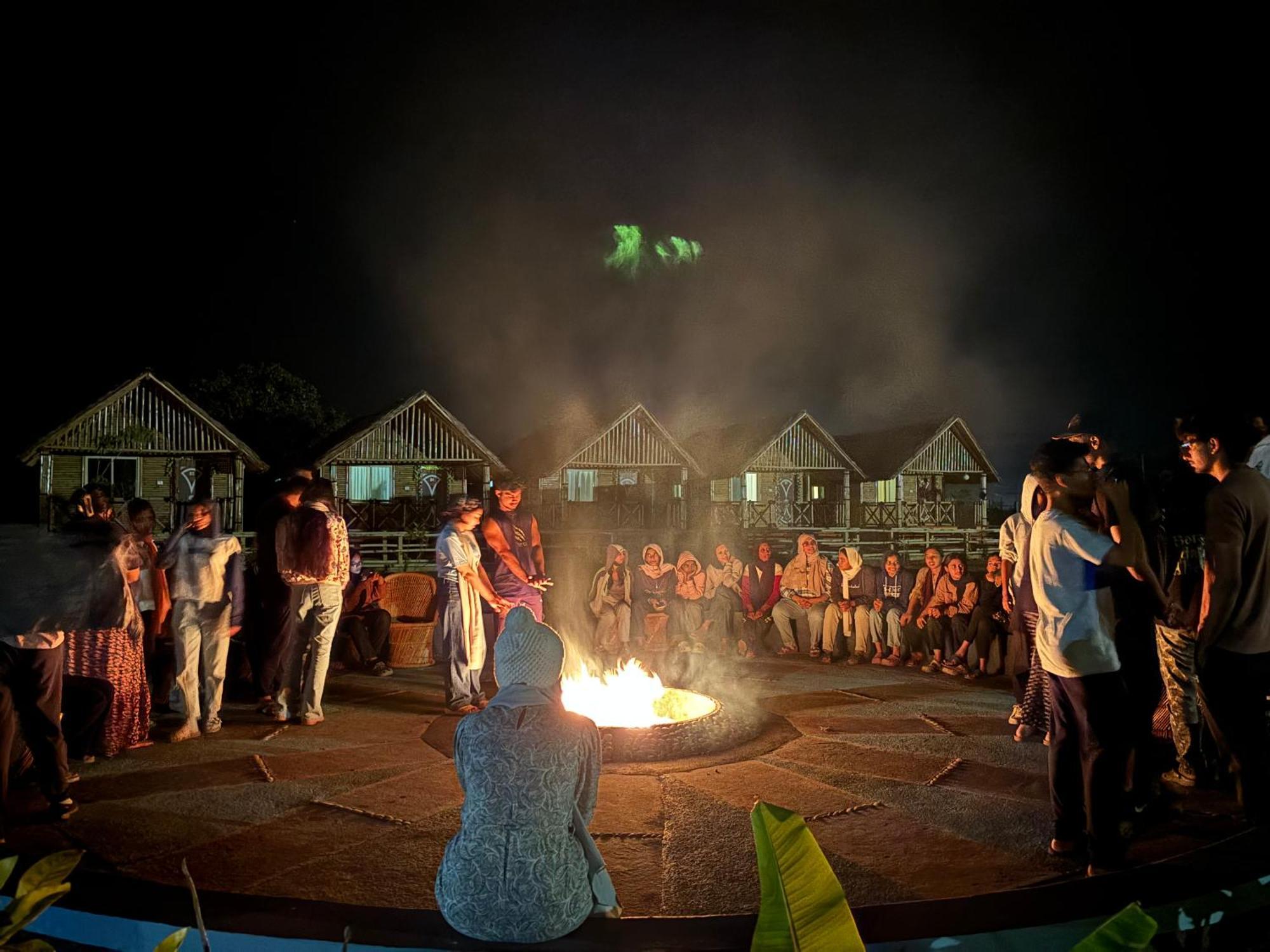 Mowgli'S Cafe Hampi & Guest House מראה חיצוני תמונה